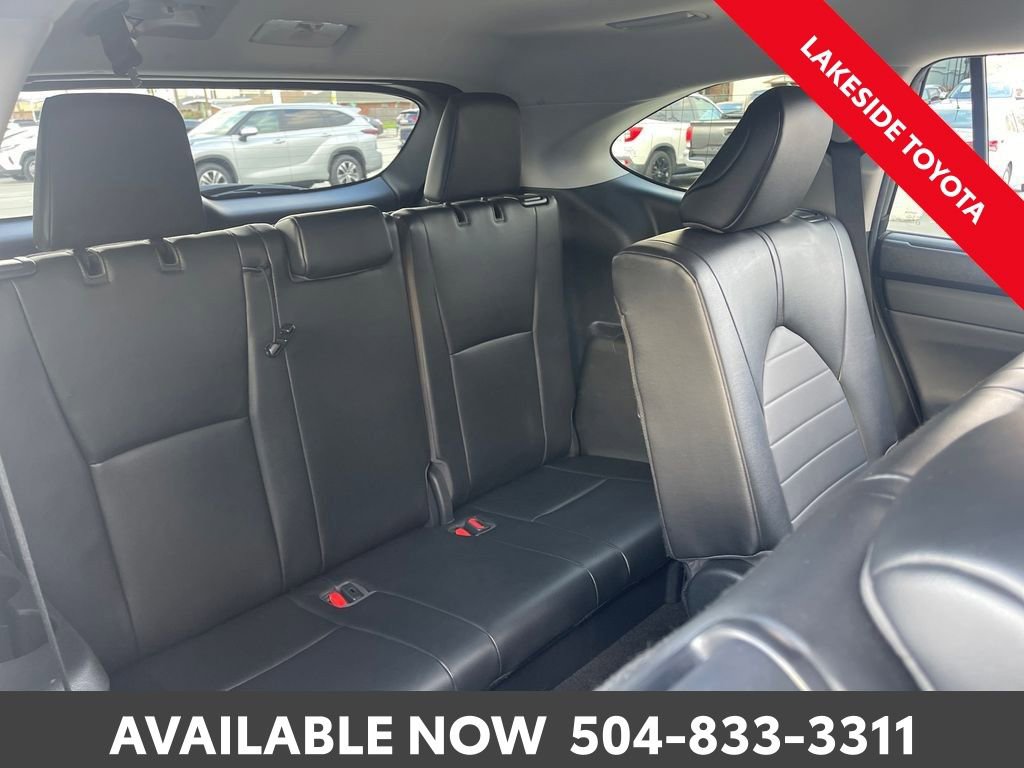 Used 2023 Toyota Highlander XLE image 19
