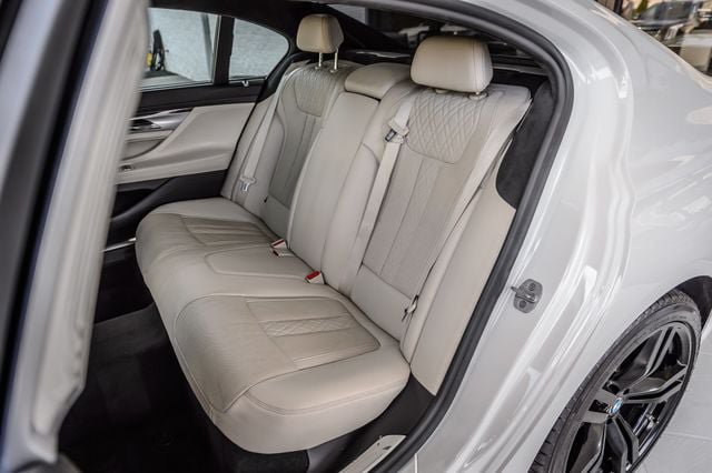 Used 2018 BMW 740i xDrive AWD/4WD image 23