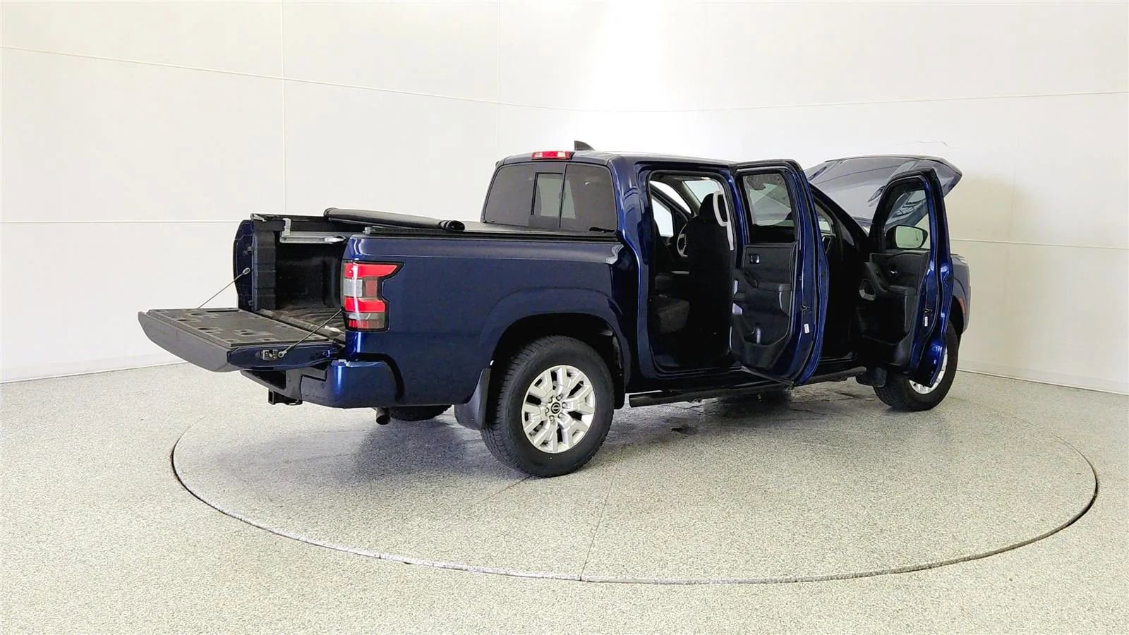 Used 2022 Nissan Frontier SV image 12