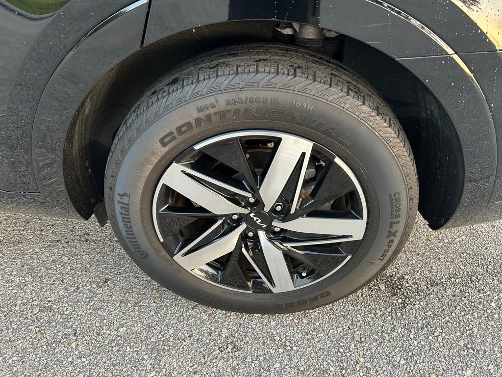 Used 2022 Kia Sorento S w/ Panoramic Sunroof Package FWD image 9