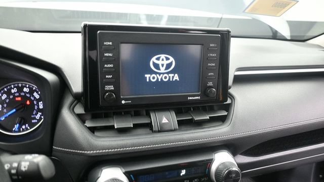 Used 2021 Toyota RAV4 LE AWD/4WD image 19