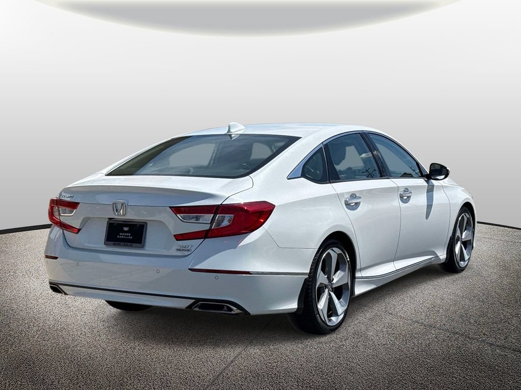 Used 2020 Honda Accord Touring image 2