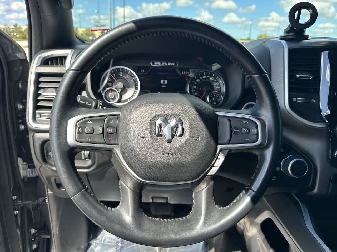 Used 2022 RAM 1500 Big Horn AWD/4WD image 23