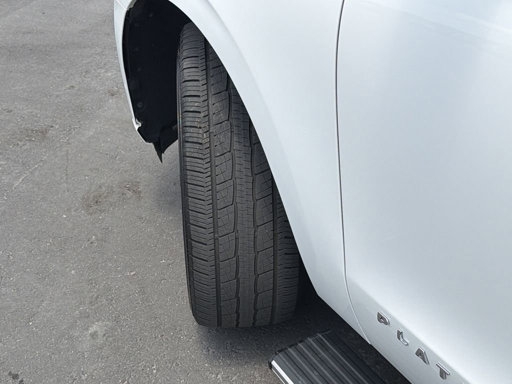 Used 2024 Ford Expedition Platinum RWD image 34