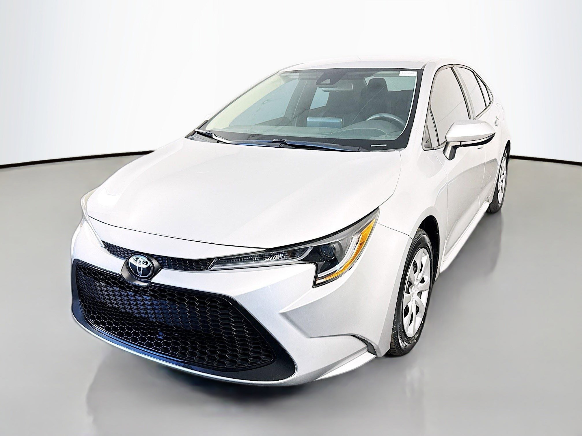 Used 2022 Toyota Corolla LE image 4