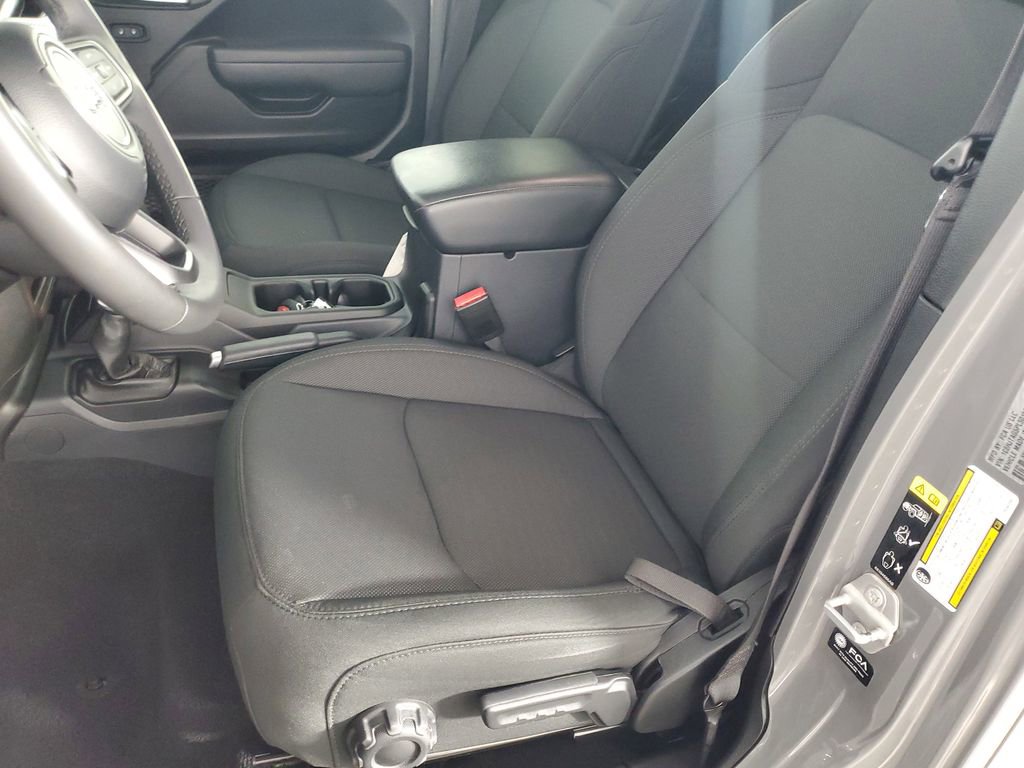 Used 2023 Jeep Gladiator Willys image 12