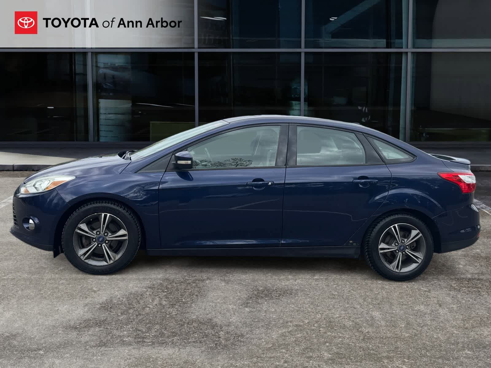 Used 2012 Ford Focus SE w/ SE Sport Pkg FWD image 9