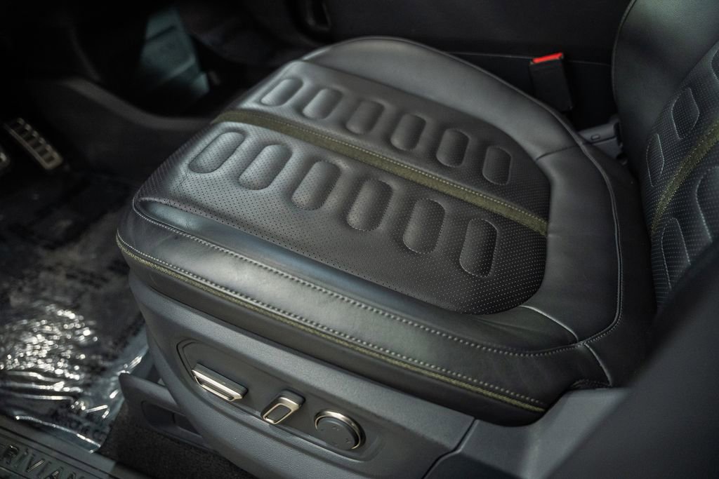 Used 2022 Rivian R1T Adventure image 30