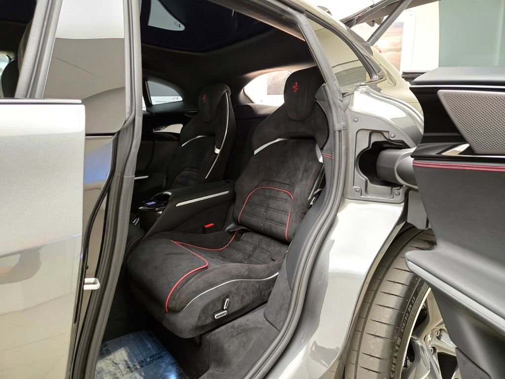 Used 2026 Ferrari Purosangue AWD/4WD image 18