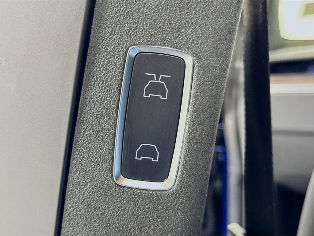 Used 2023 Tesla Model X AWD/4WD image 14