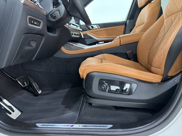 Certified 2024 BMW X7 xDrive40i w/ M Sport Package image 14