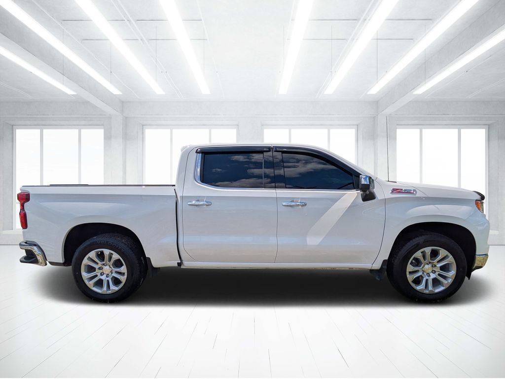 Used 2025 Chevrolet Silverado 1500 LTZ AWD/4WD image 2
