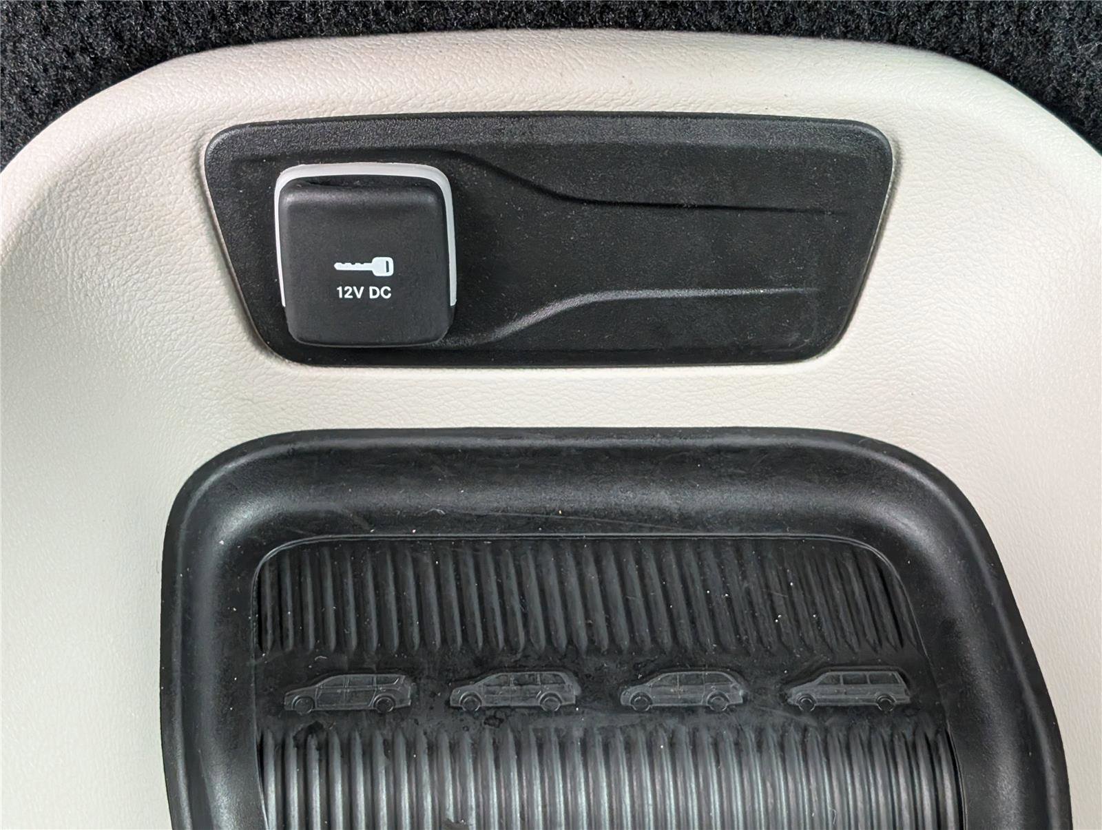 Used 2024 Chrysler Pacifica Select image 28