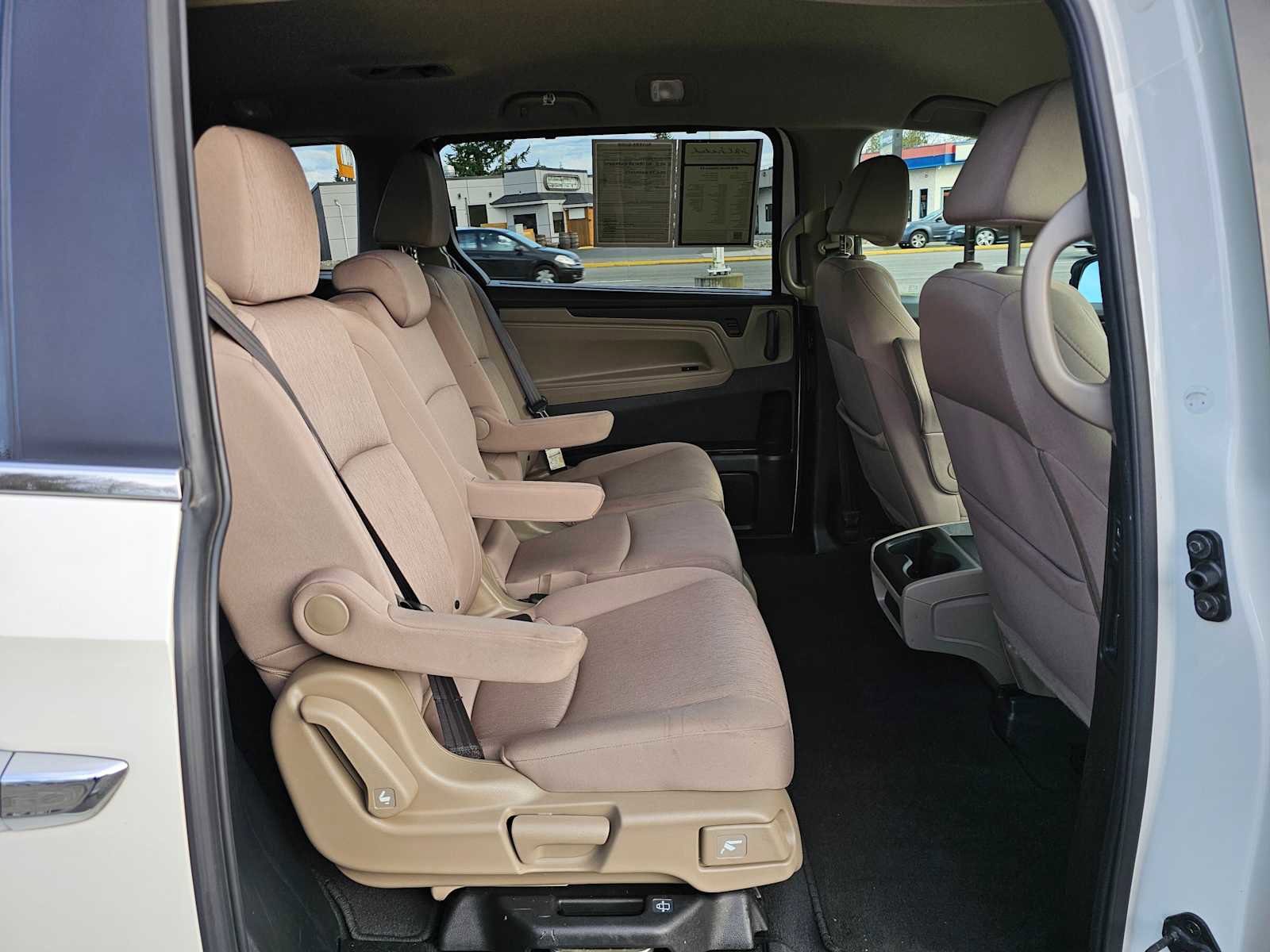 Used 2018 Honda Odyssey EX image 12