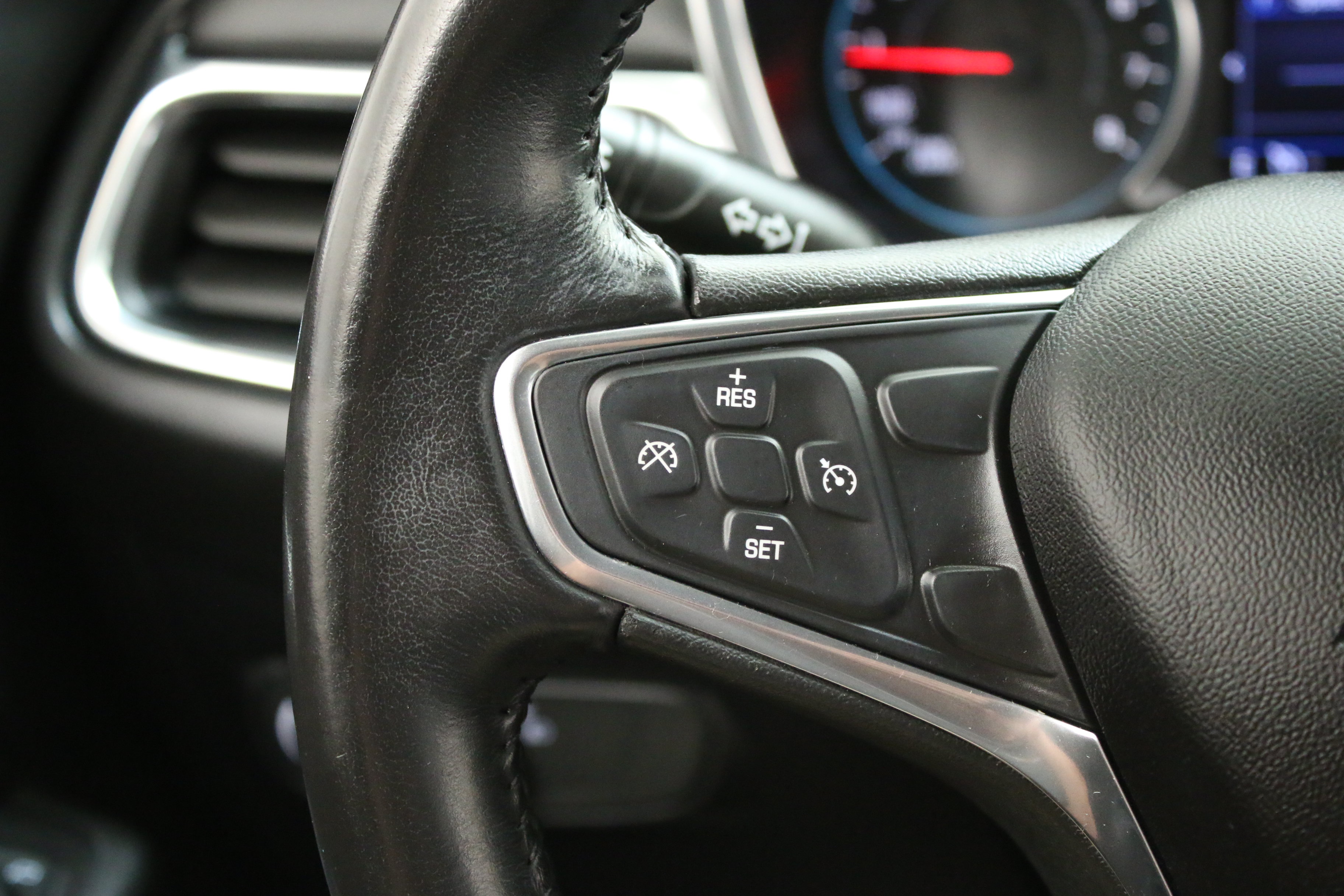 Used 2019 Chevrolet Equinox LT AWD/4WD image 16