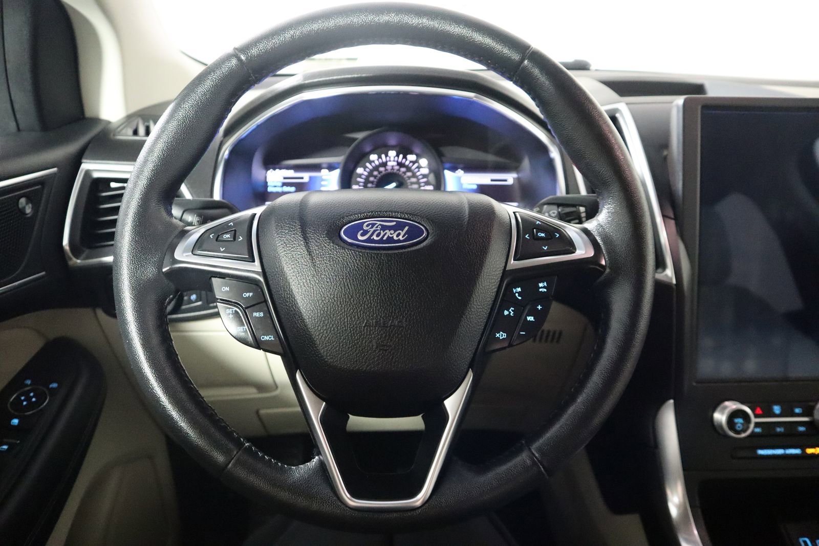 Used 2021 Ford Edge Titanium w/ Cargo Accessory Package image 41