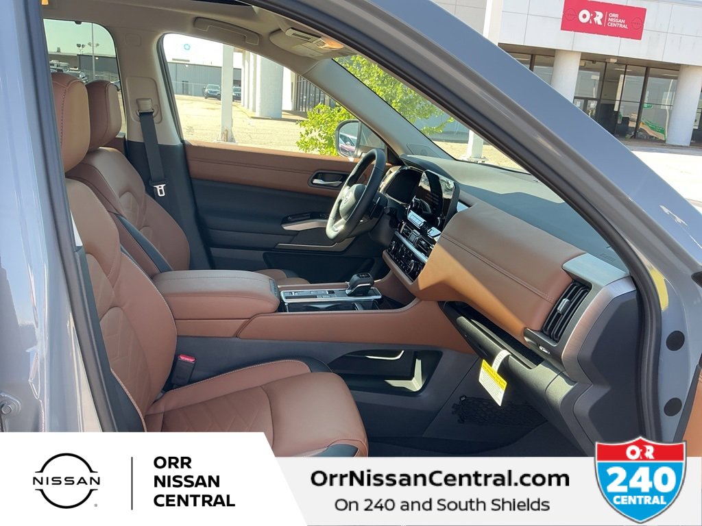 New 2025 Nissan Pathfinder Platinum w/ Cargo Package image 11