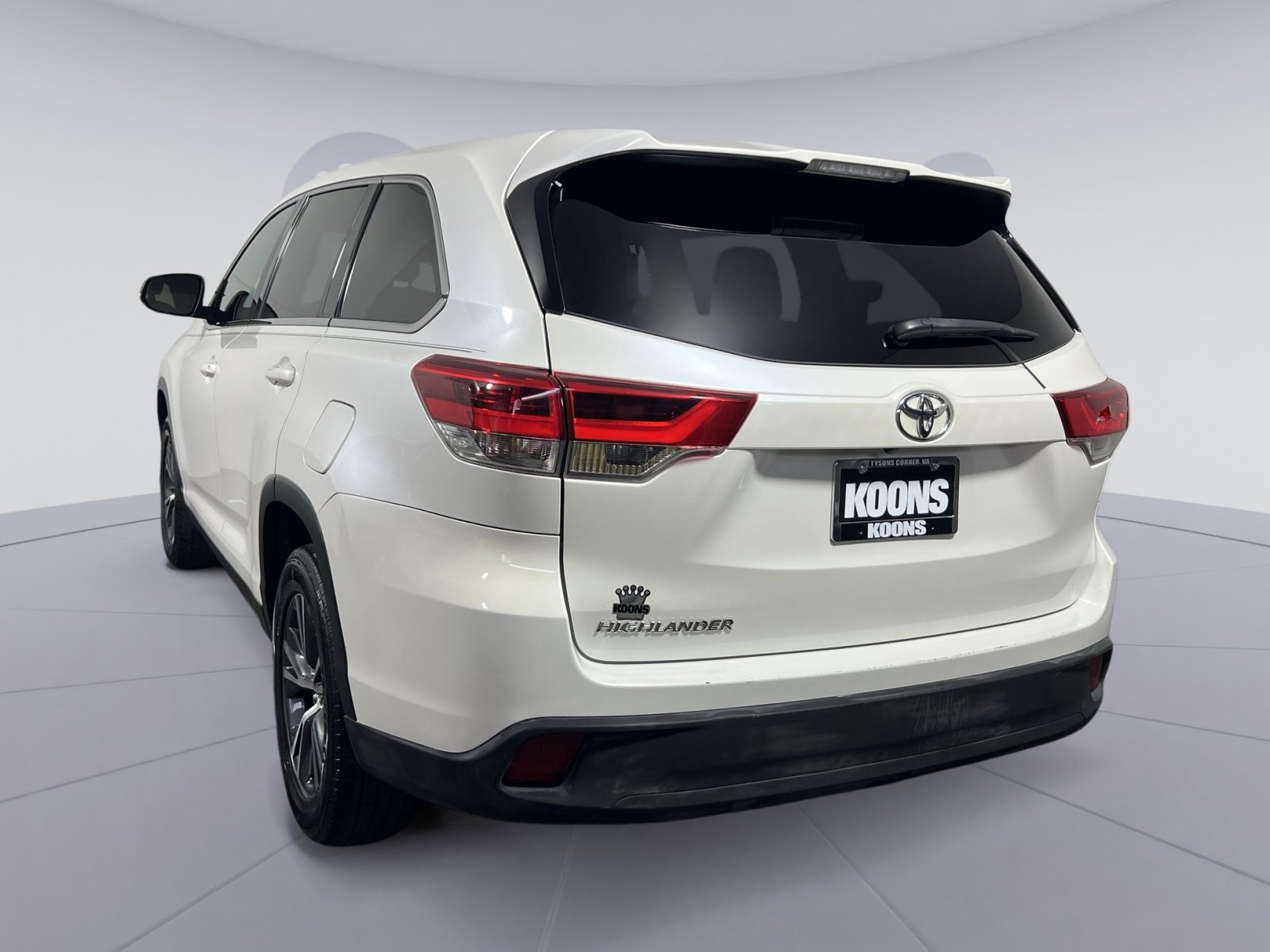 Used 2019 Toyota Highlander LE image 4