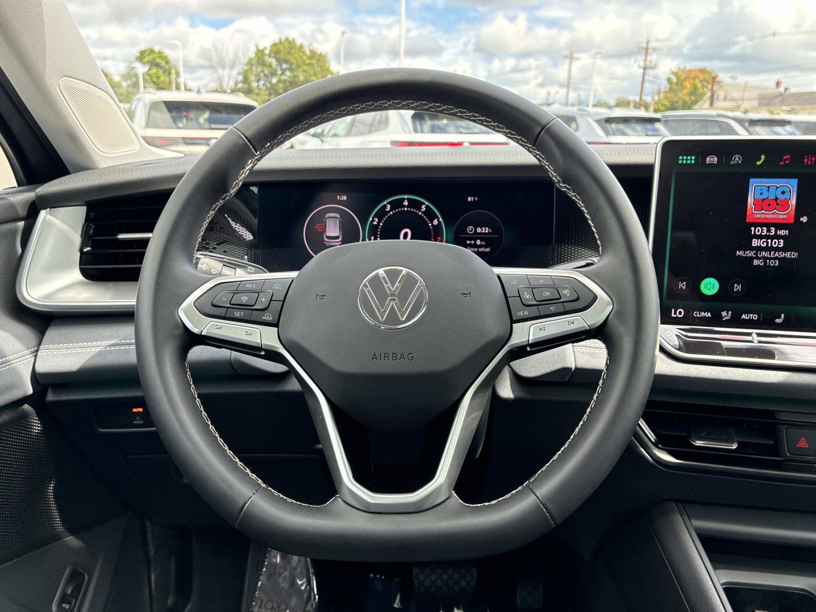 Certified 2026 Volkswagen Tiguan SE w/ Panoramic Sunroof Package AWD/4WD image 23