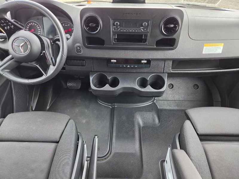 Used 2025 Mercedes-Benz Sprinter 2500 image 9