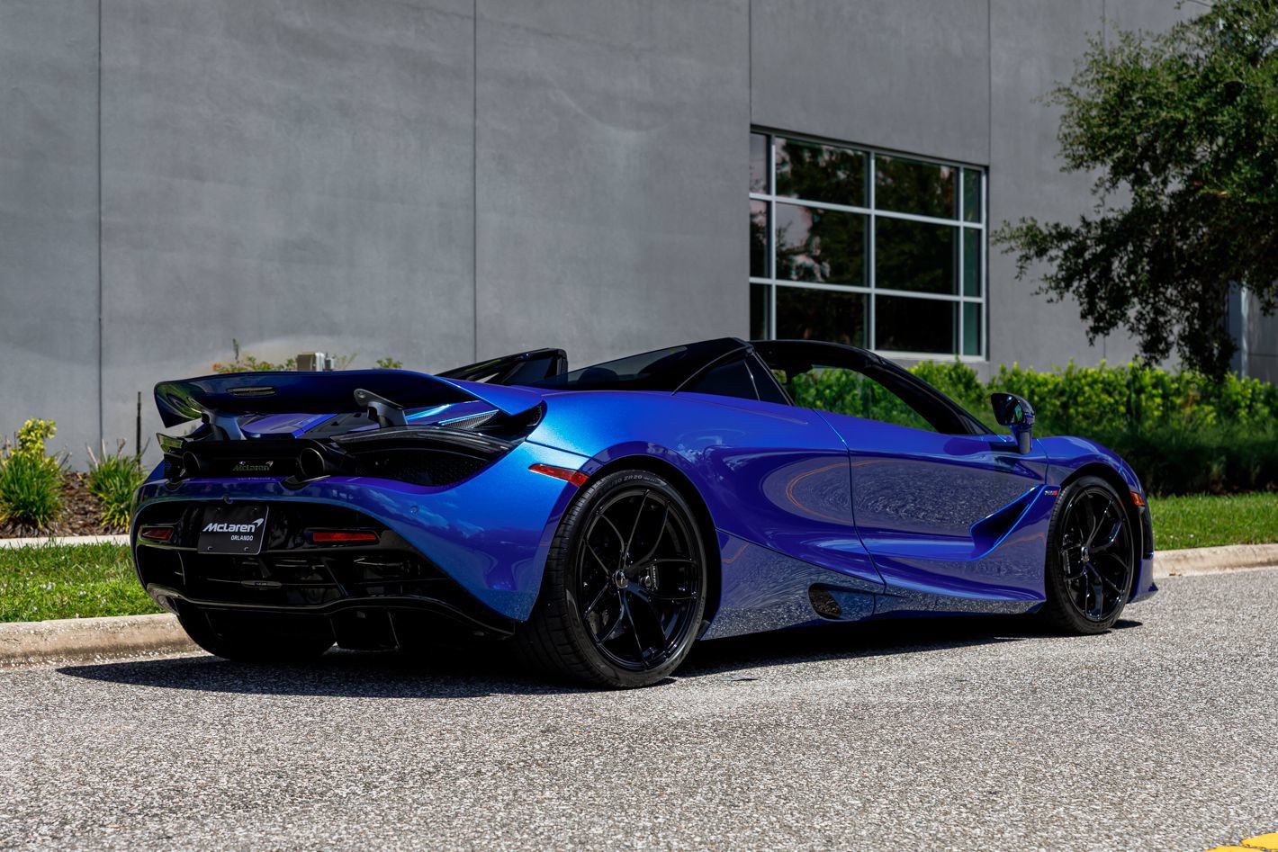 Used 2022 McLaren 720S Luxury RWD image 22