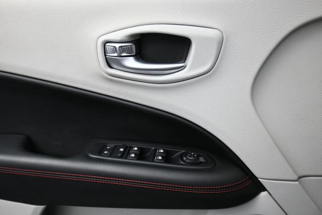 Used 2021 Jeep Compass Limited AWD/4WD image 15