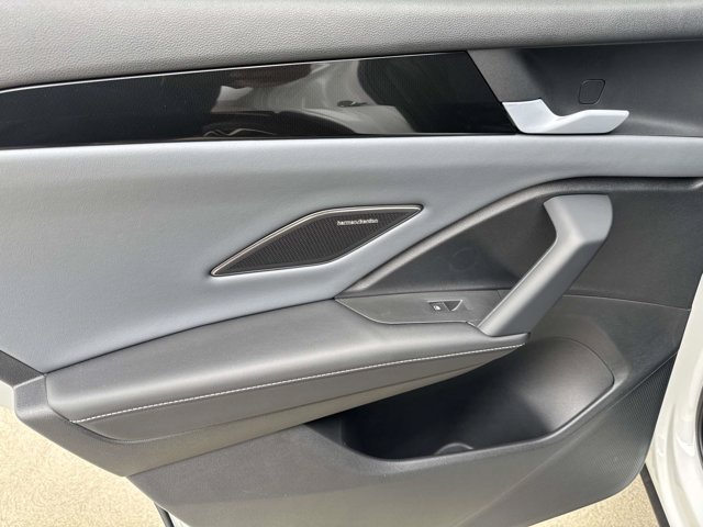 New 2026 Volkswagen Tiguan SEL R-Line AWD/4WD image 9