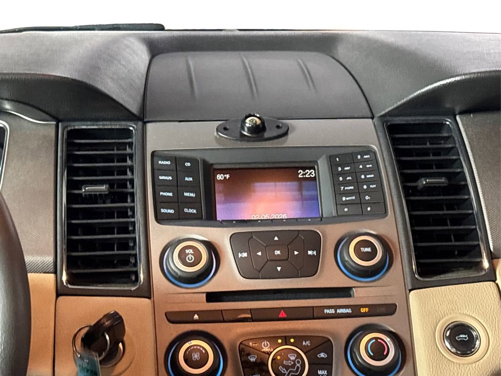 Used 2017 Ford Taurus SE image 18