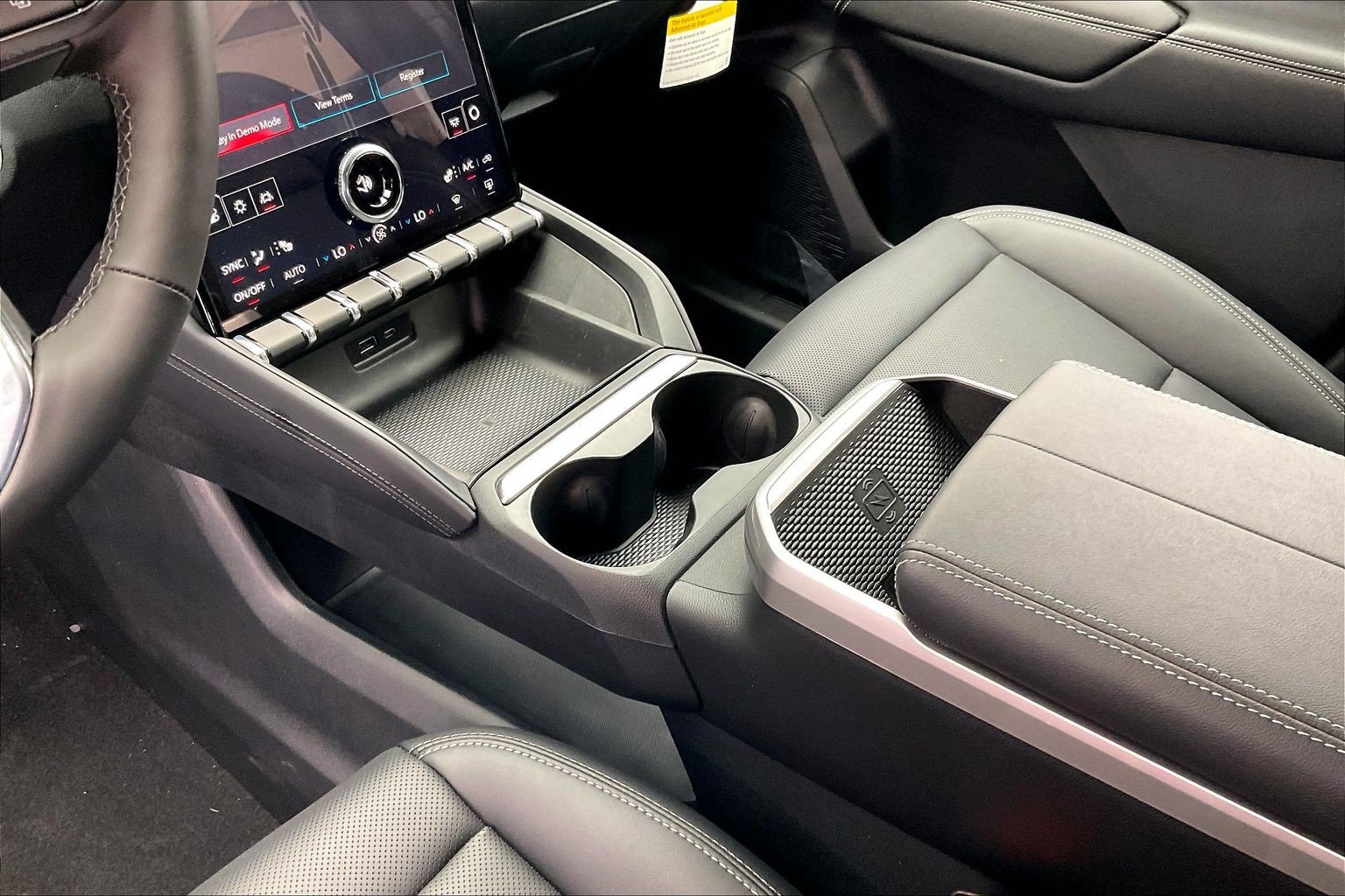 New 2027 GMC Terrain Elevation w/ Elevation Premium Package AWD/4WD image 8