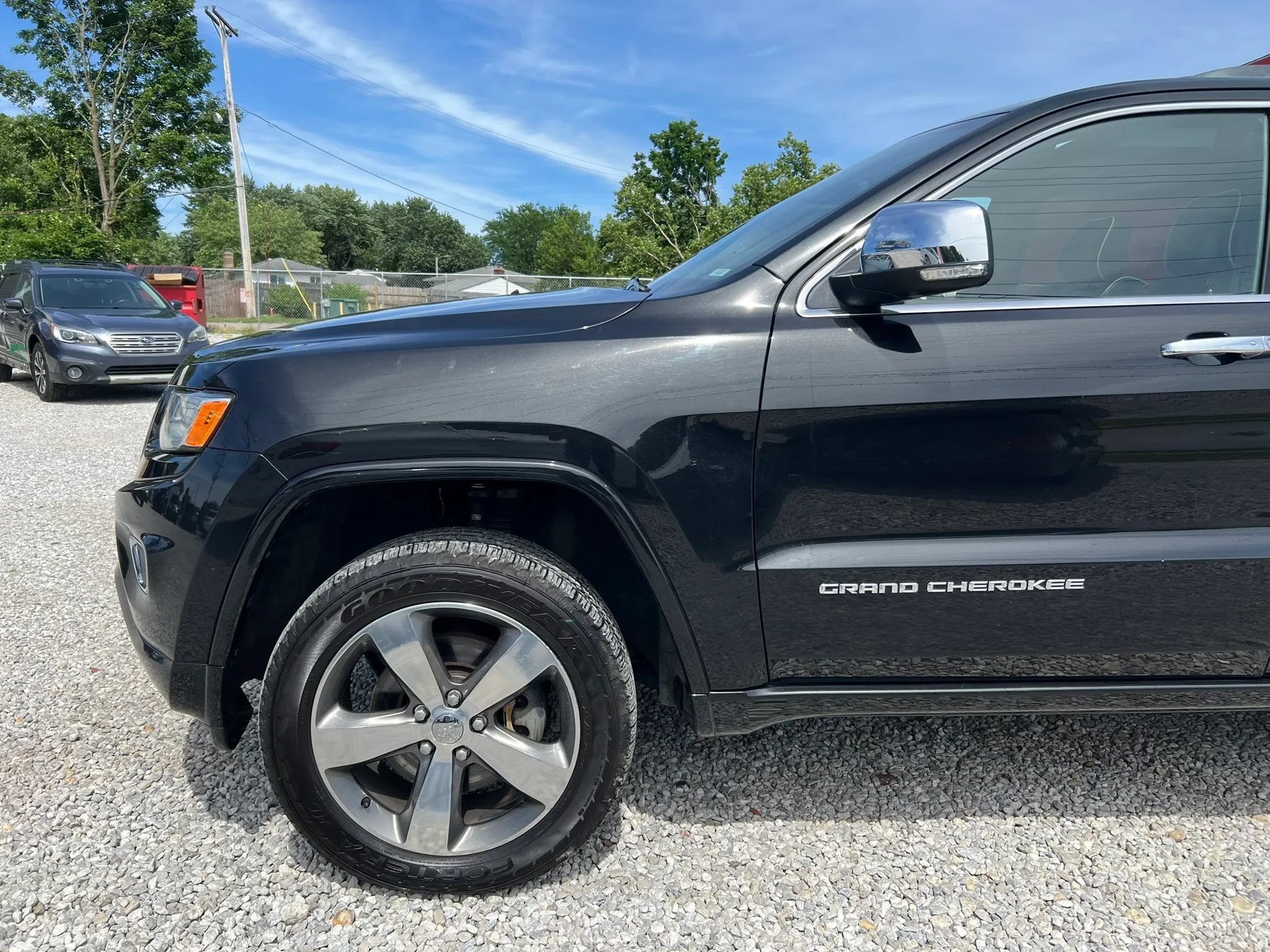 Used 2015 Jeep Grand Cherokee Overland w/ Advanced Technology Group AWD/4WD image 5