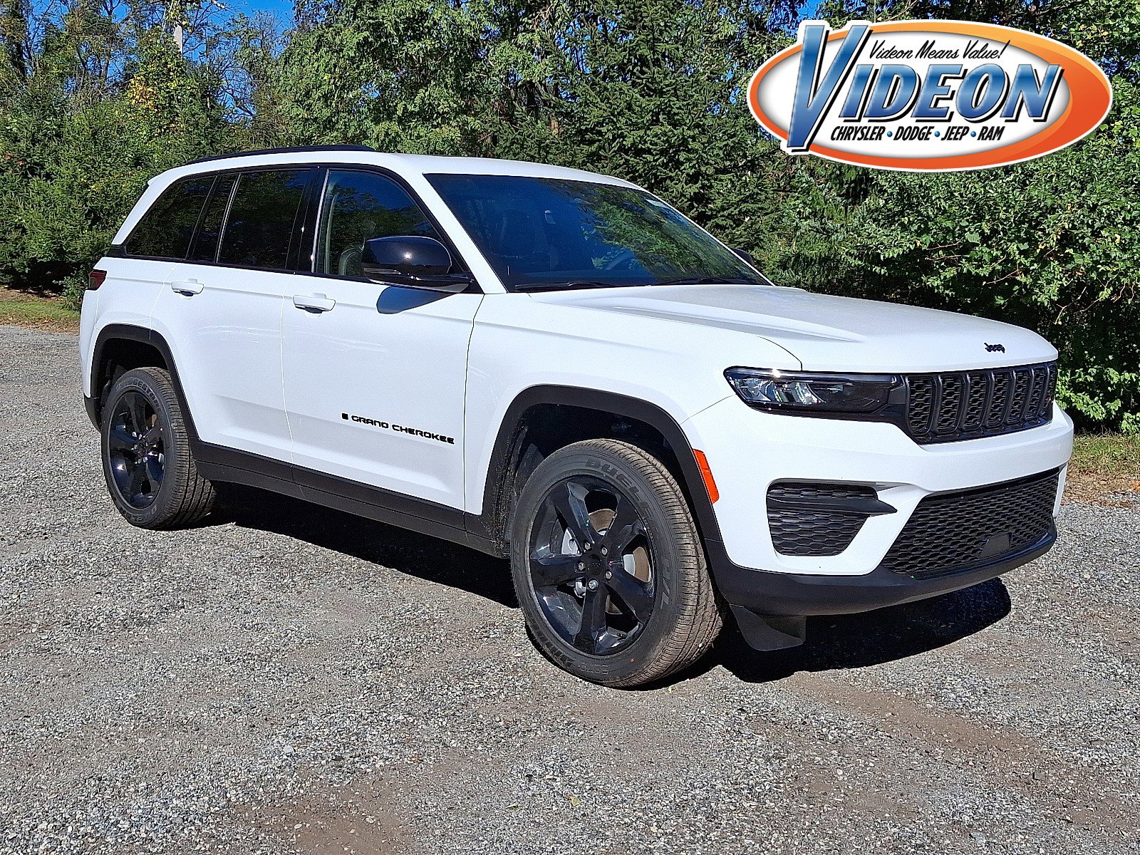 New 2025 Jeep Grand Cherokee Altitude