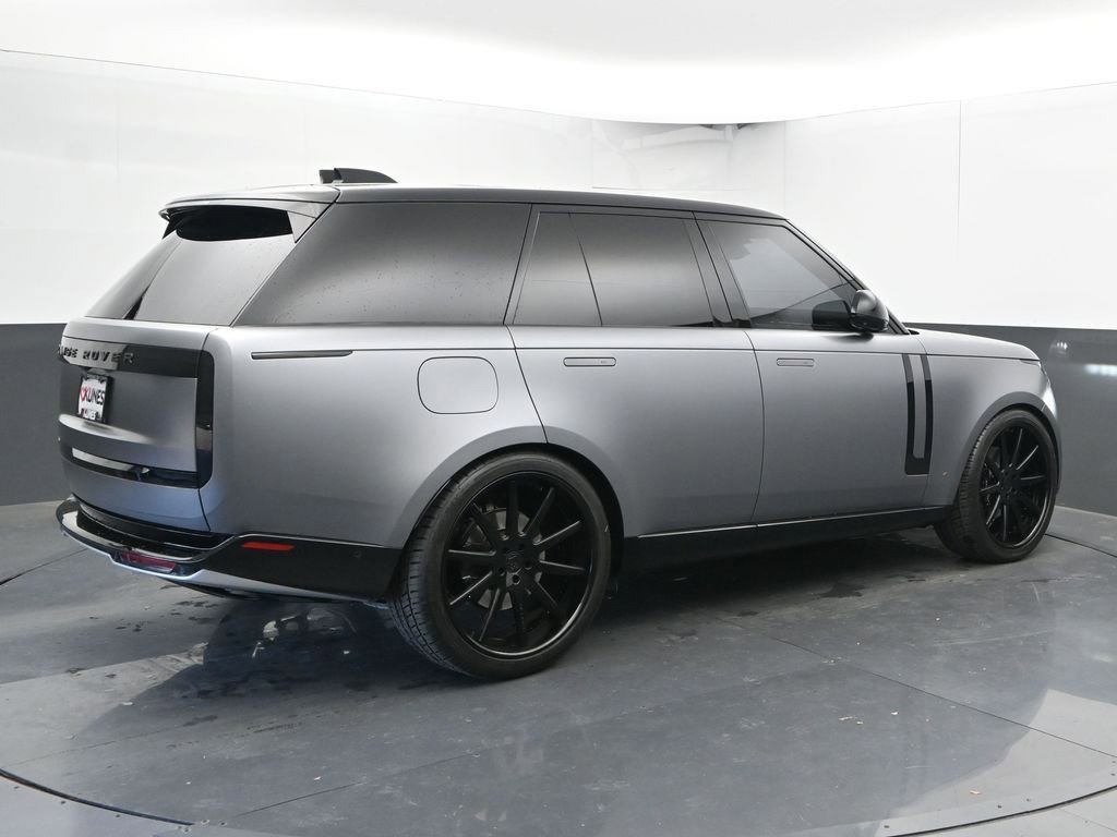 Used 2023 Land Rover Range Rover SE image 11