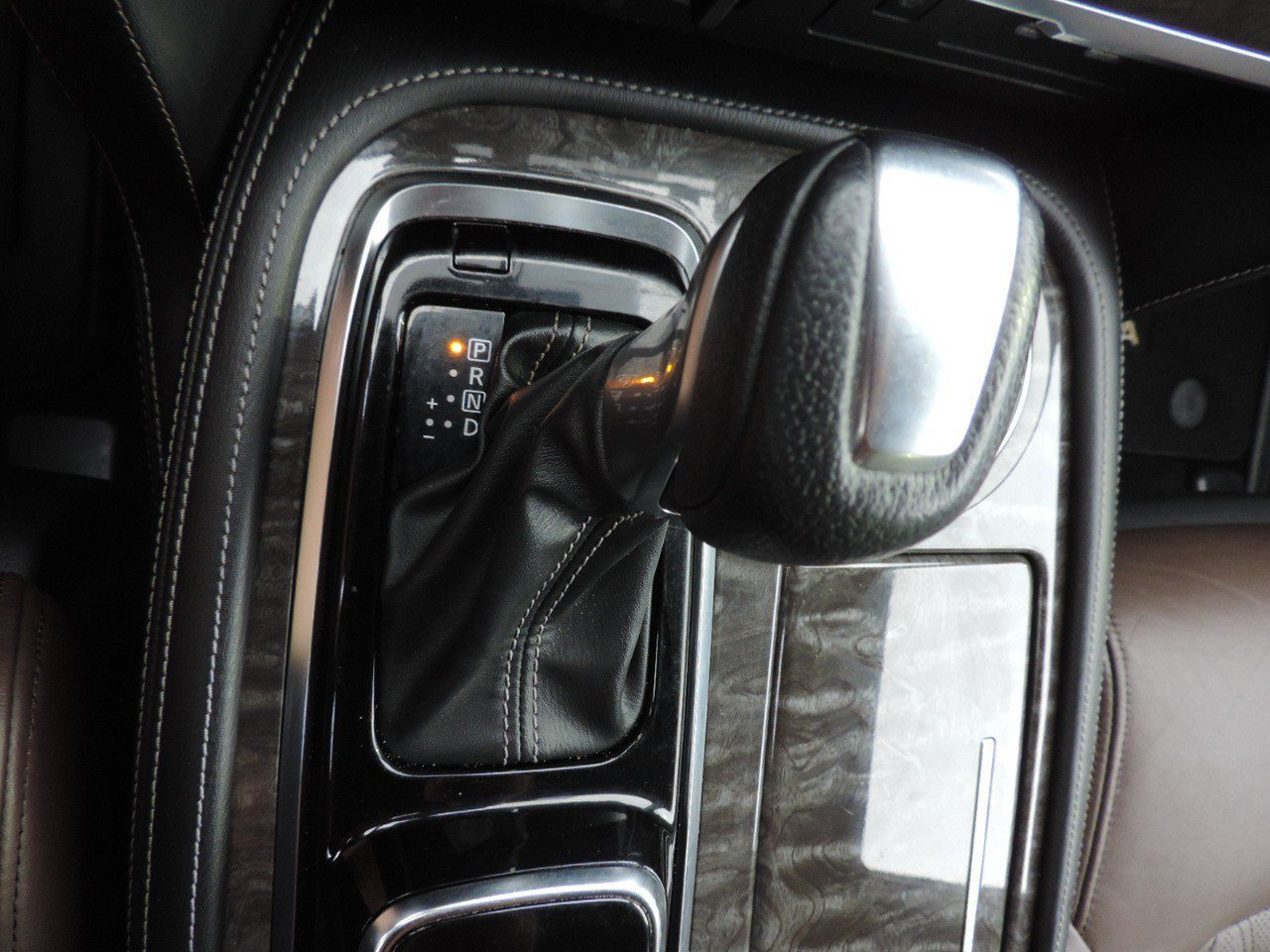 Used 2023 Nissan Armada Platinum w/ Captain's Chairs Package RWD image 29