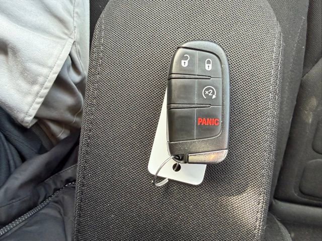 Used 2019 Jeep Renegade Latitude w/ Cold Weather Group image 23