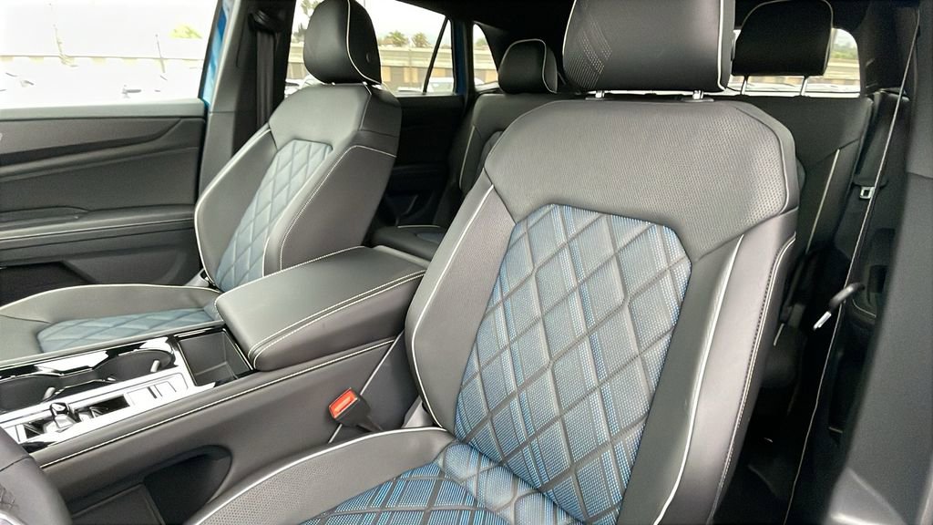 New 2025 Volkswagen Atlas Cross Sport SEL Premium R-Line image 15