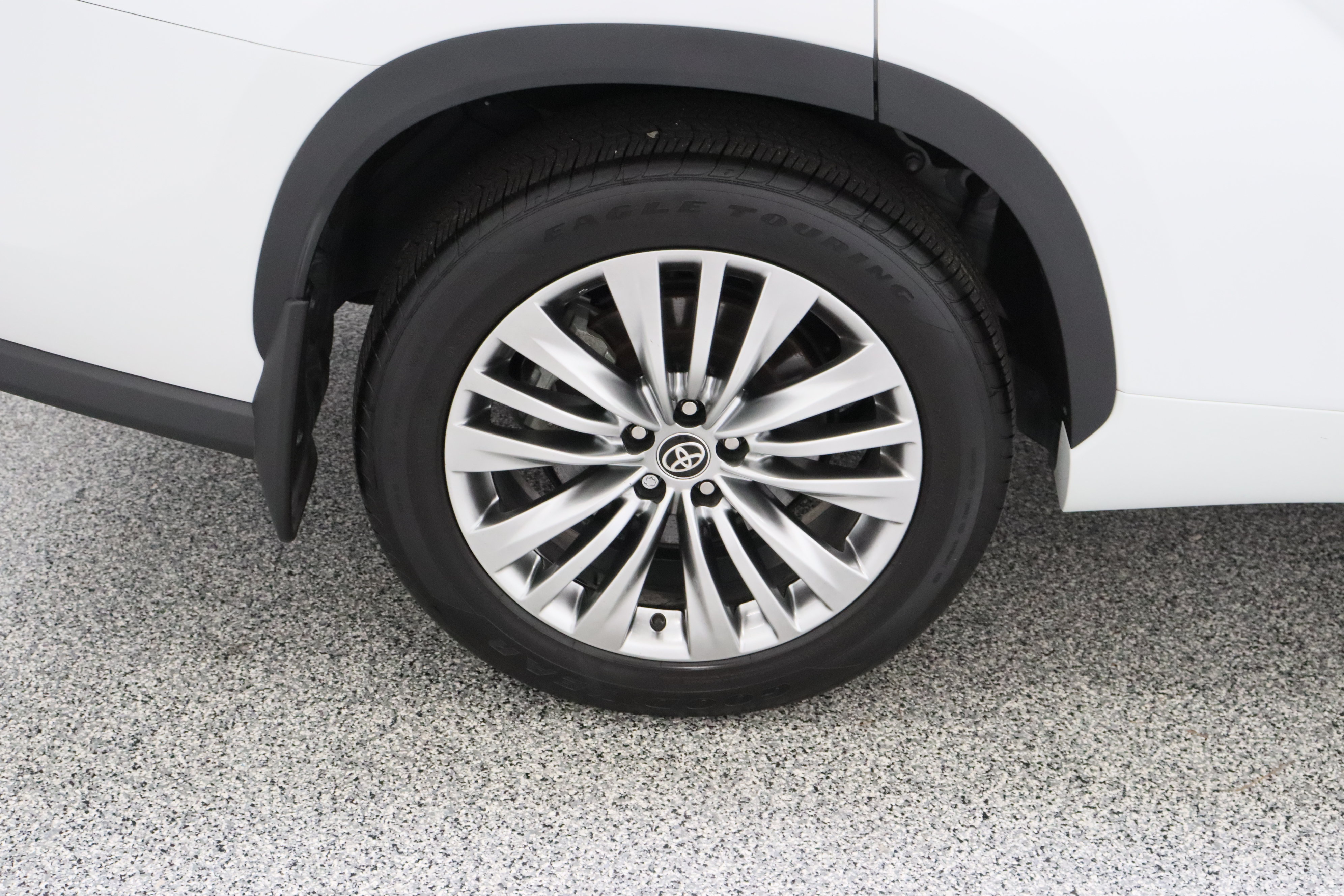 Certified 2026 Toyota Highlander Platinum AWD/4WD image 6
