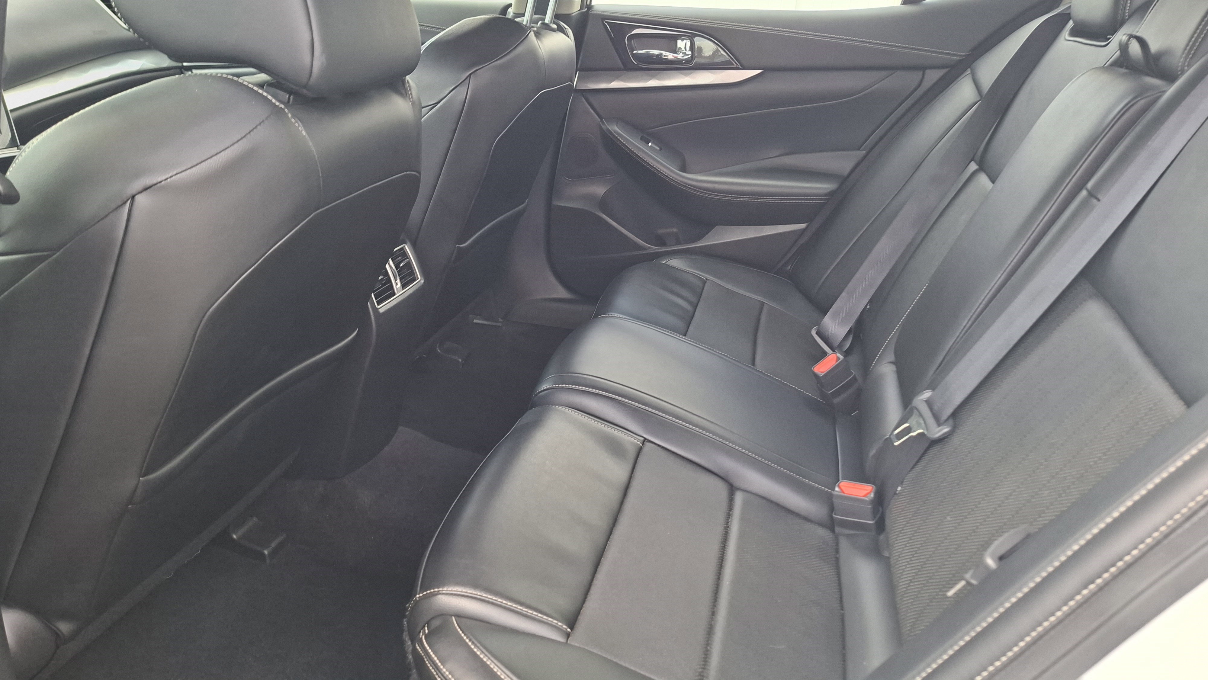 Used 2023 Nissan Maxima SV w/ Floor Mat Group FWD image 20