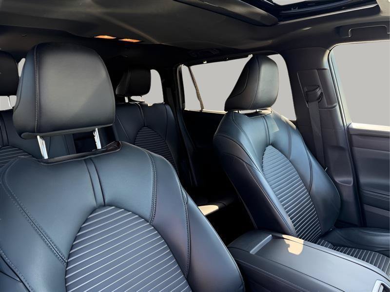 Used 2021 Toyota Highlander XSE FWD image 41