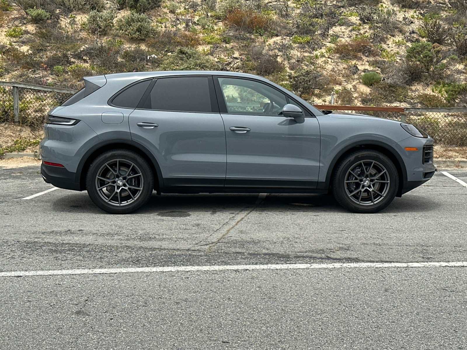 Certified 2025 Porsche Cayenne image 9