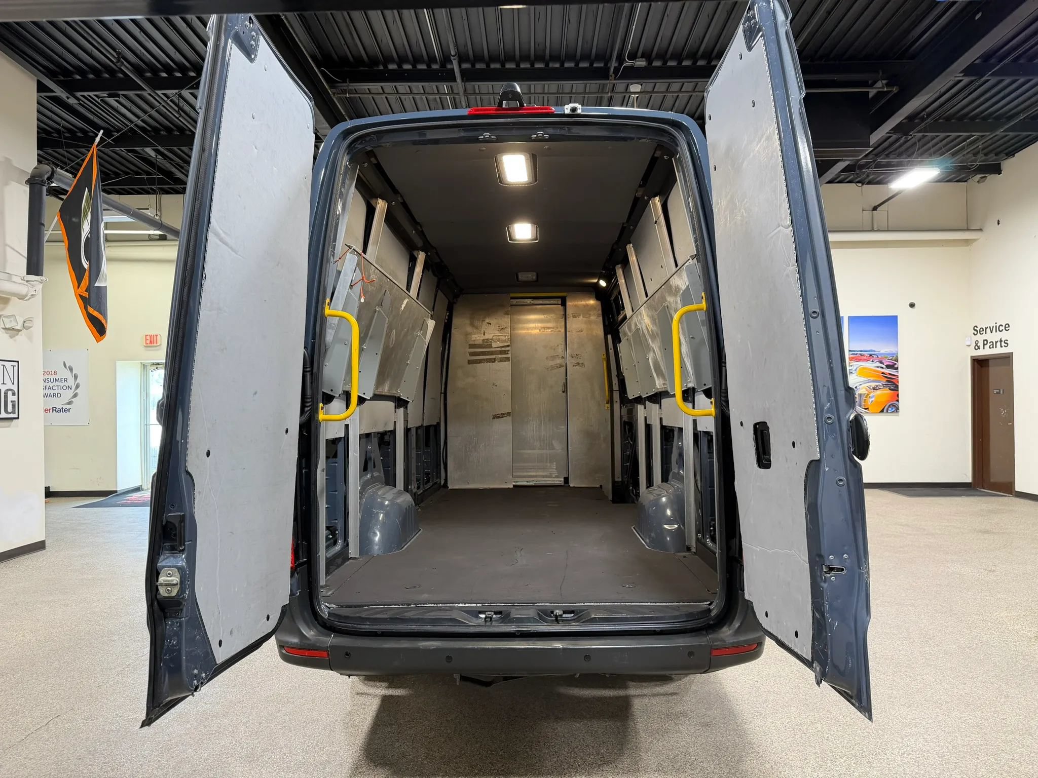 Used 2019 Mercedes-Benz Sprinter 170 image 22