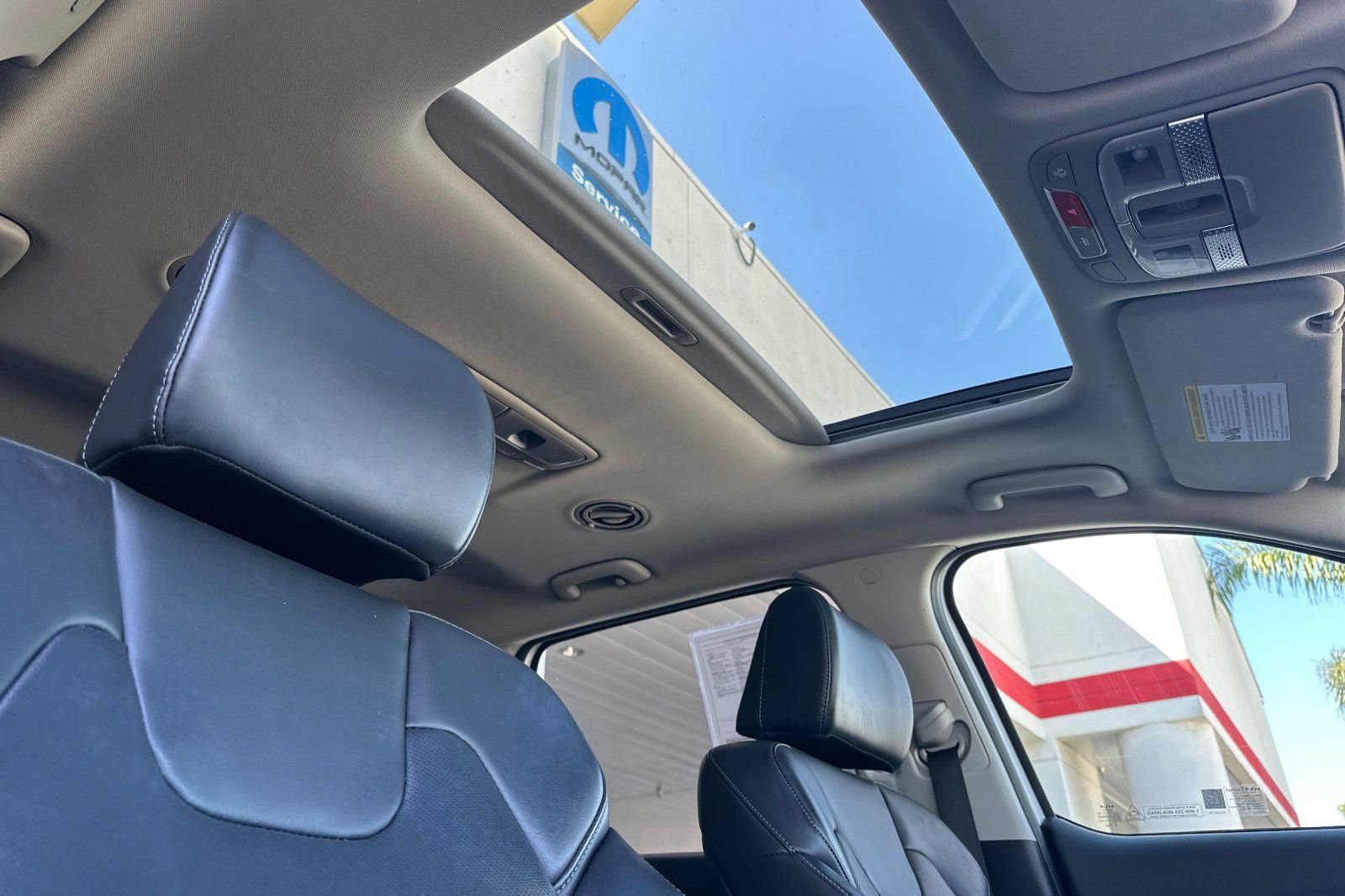 Used 2025 Kia Telluride S image 18