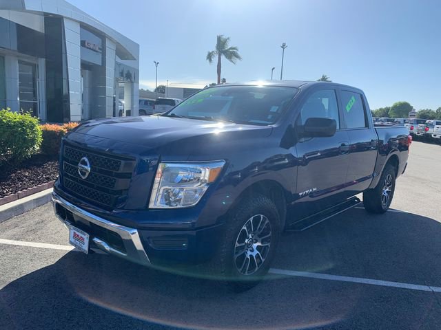 Used 2022 Nissan Titan SV AWD/4WD image 3