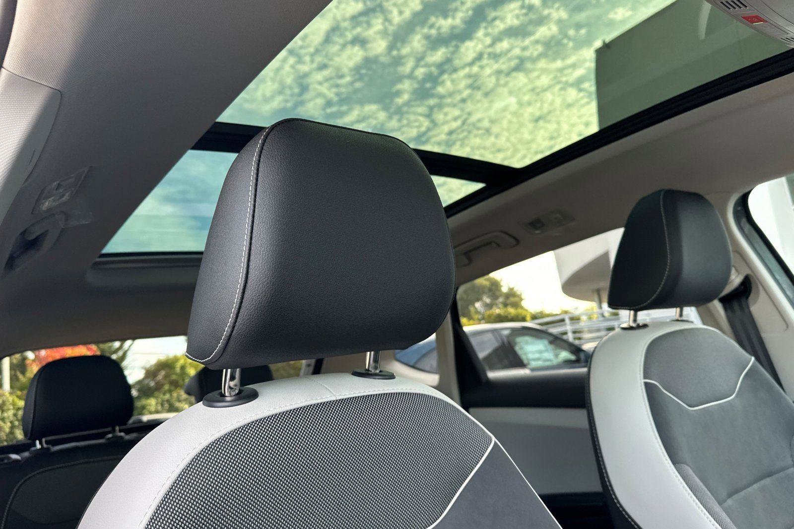 New 2026 Volkswagen Taos SE image 16