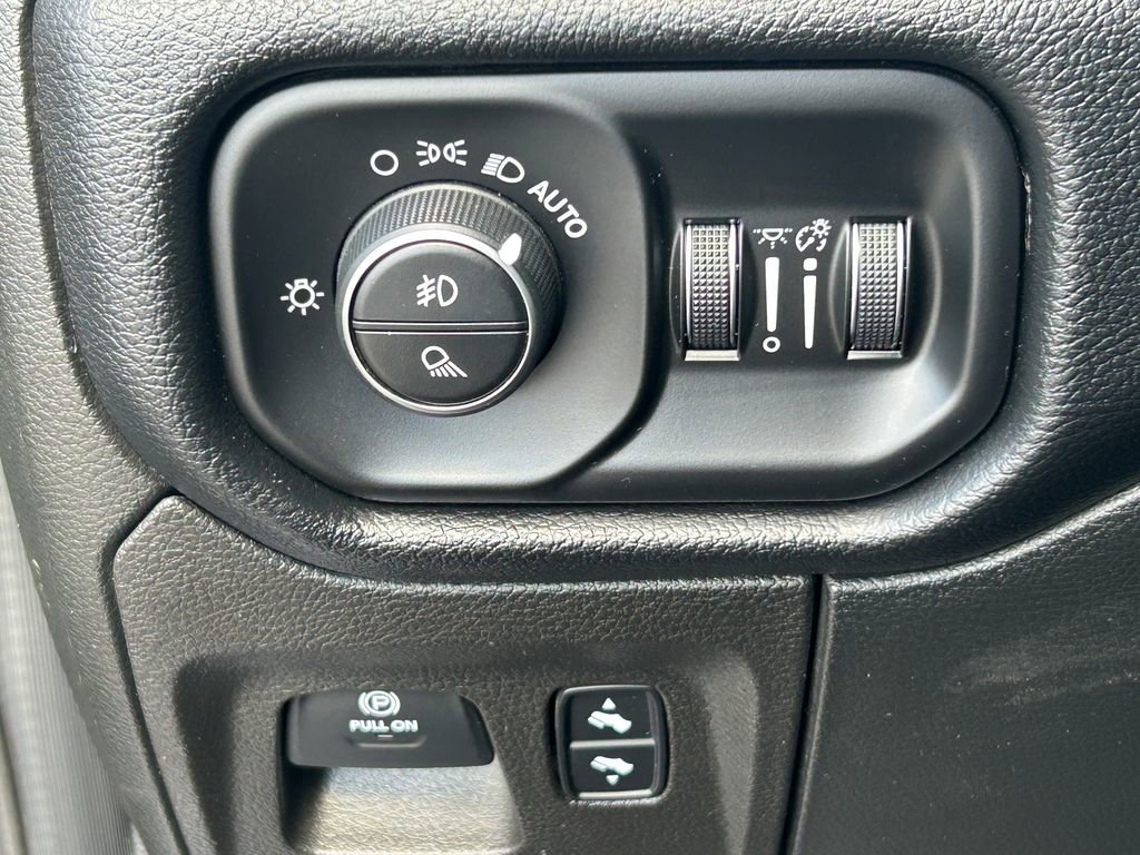 Used 2019 RAM 1500 Sport w/ Level 2 Equipment Group AWD/4WD image 27