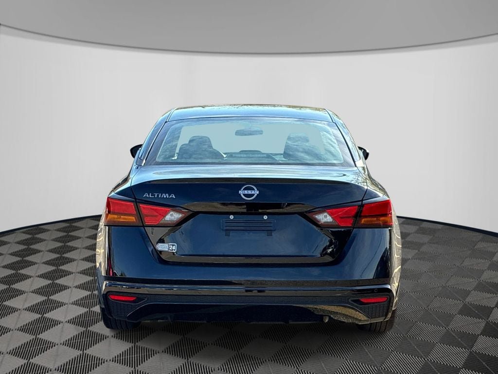 Used 2024 Nissan Altima 2.5 S FWD image 6