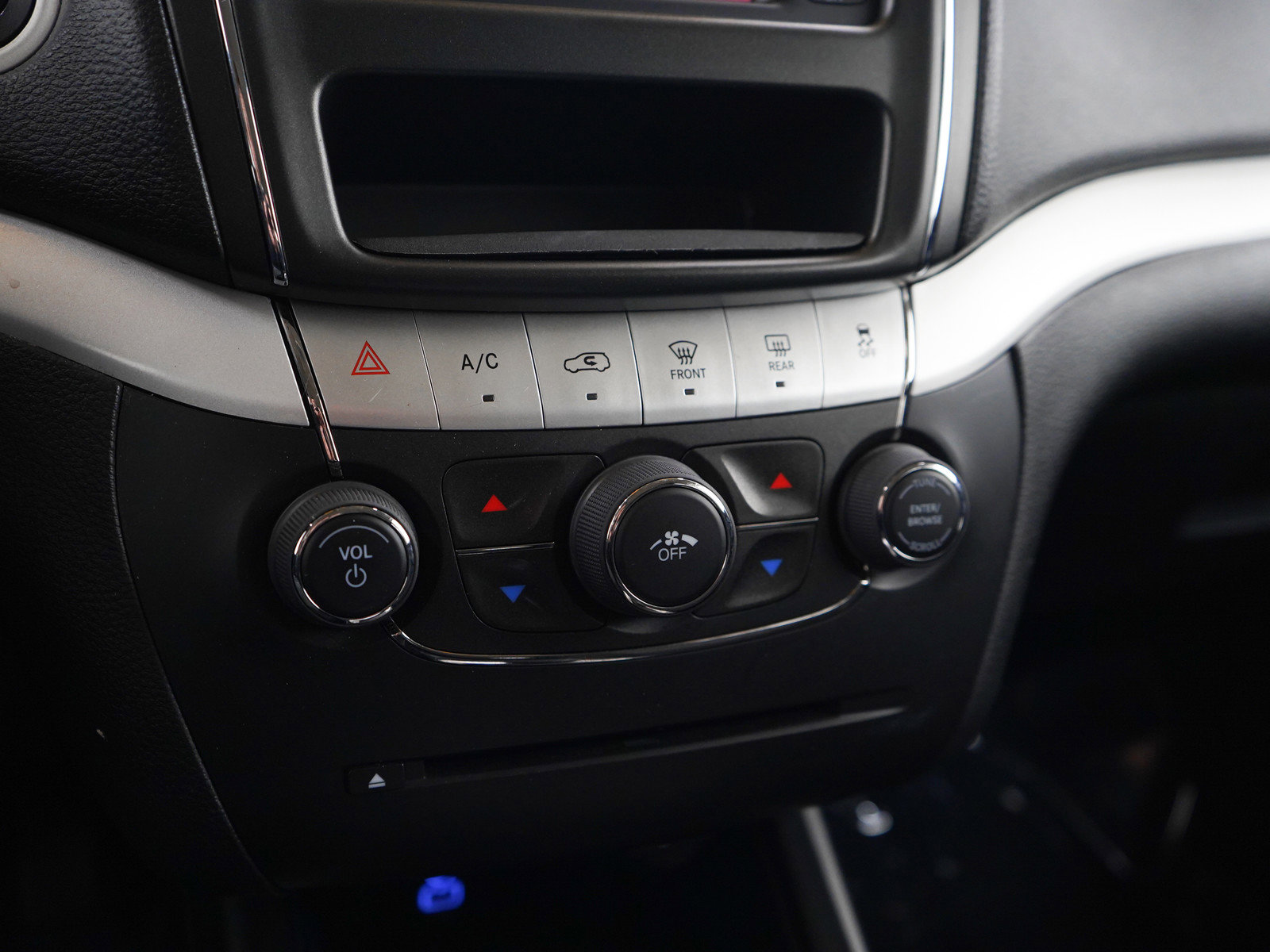 Used 2020 Dodge Journey SE FWD image 22