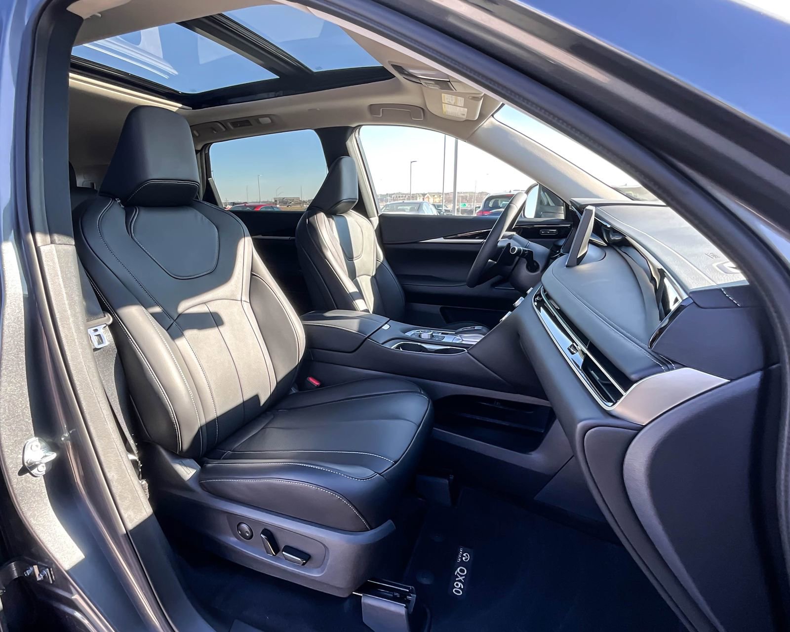Certified 2025 INFINITI QX60 Pure image 15