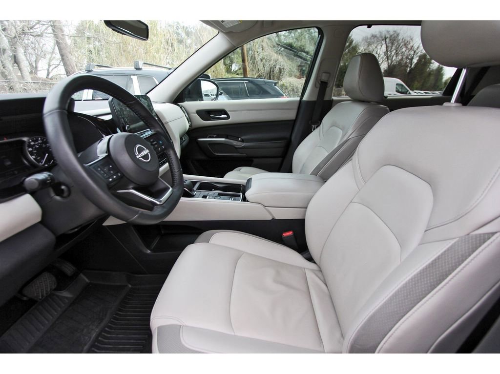 Used 2023 Nissan Pathfinder SL image 14