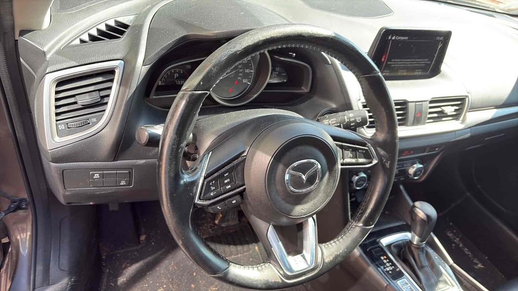 Used 2018 MAZDA MAZDA3 Touring image 13