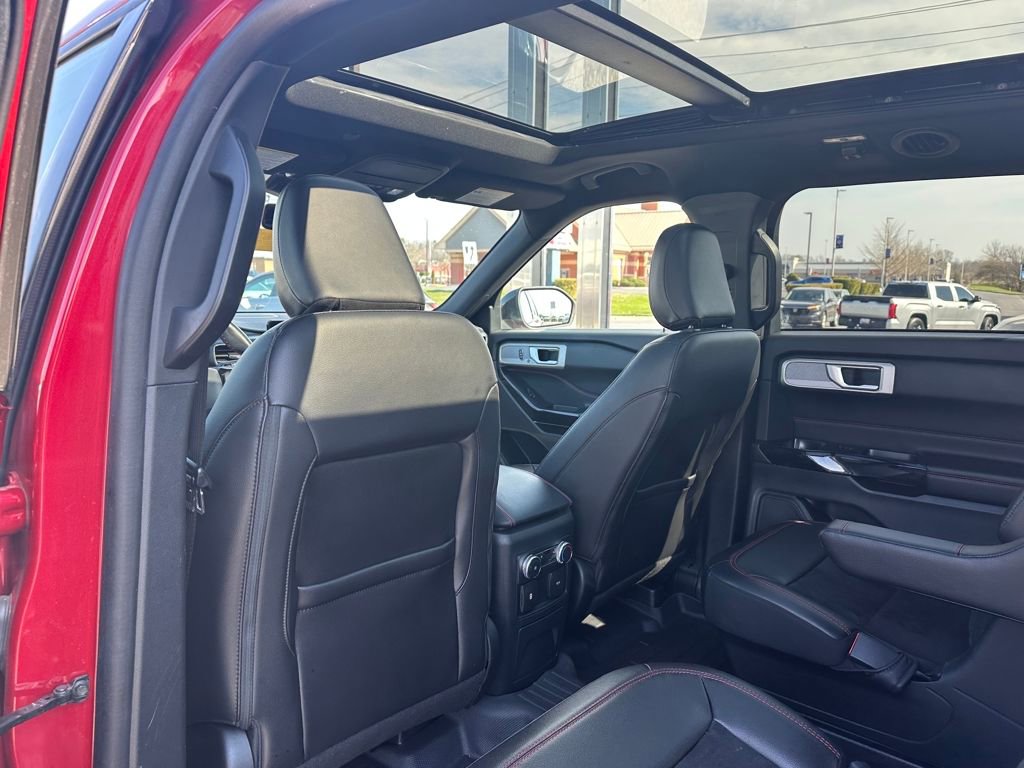 Used 2022 Ford Explorer ST-Line w/ Class IV Trailer Tow Package AWD/4WD image 9